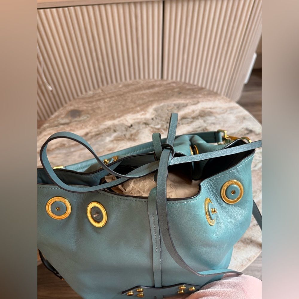 STUNNING MIU-MIU BOUTIQUE HANDBAG satchel tote bag in blue with gold hardware - Picture 10 of 15